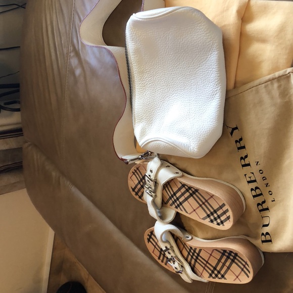 Burberry White Leather Barrel Bag - Picture 10 of 10